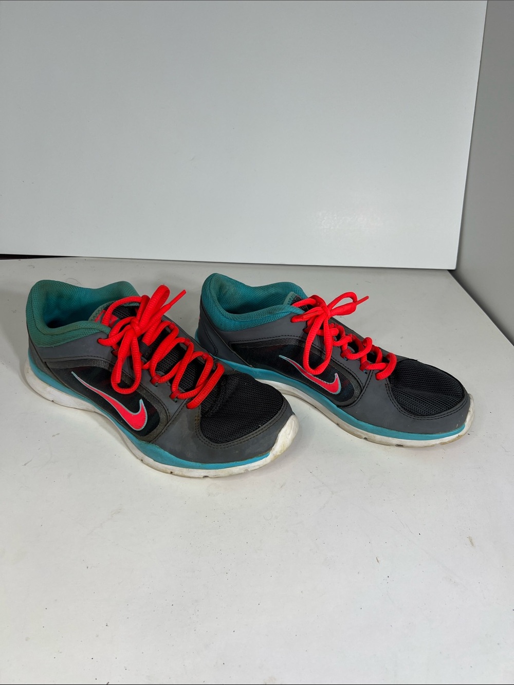 Nike Turquoise and Black Women's Sneaker